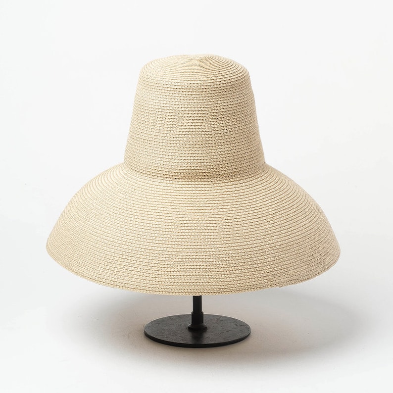 Retro high top hat with large eaves papyri hat stage show concave shape sun shade sun protection beach straw hat