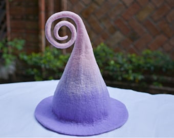 Sombrero de fieltro hecho a mano Sombrero de disfraz de Halloween. . Sombrero de mago. Sombrero de fantasía. Sombrero de cosplay sombrero de bruja sombrero hecho a mano sombrero de fieltro hecho a mano