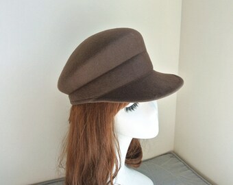 Women's autumn/winter Korea version brown caramel brown woollen English baseball cap octagonal beret Formal Hats