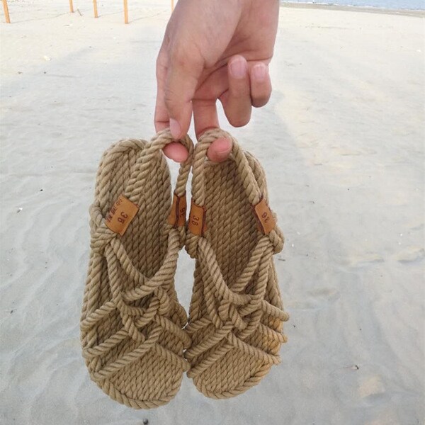 New style woven straw rope I sandals summer flat Roman student toe clippers straw sandals