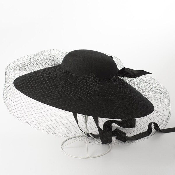 Retro elegant net yarn wool blanket yurt hat fashion show concave shape veil hat Black hat