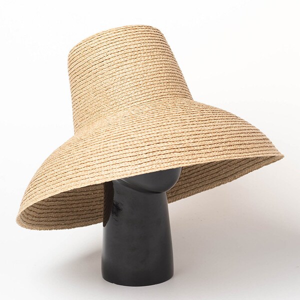 Vintage high top stage catwalk big brim lafite straw hat for ladies summer sun protection beach big brim hat