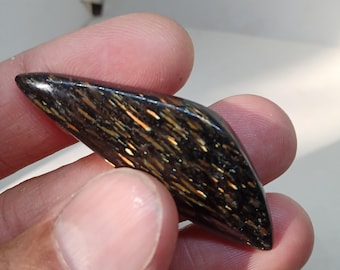 Very rare Greenland nuummite with unique fires - #1353 - hand cut and polished - closed mines -