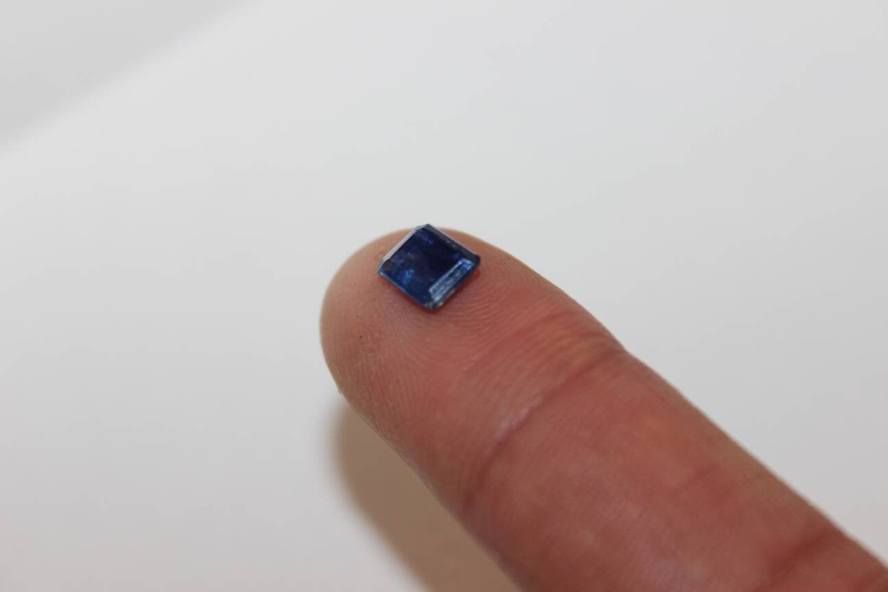 Cyanite Bleue Gemme Facetee - #457