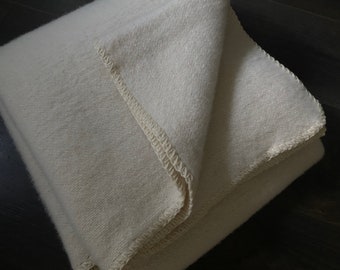 B-Ware Merinowolle Decke  Leicht Warm 100%  Feine Merinowolle Kuschelweich Naturbelassen Wolle Handgewebt Neu