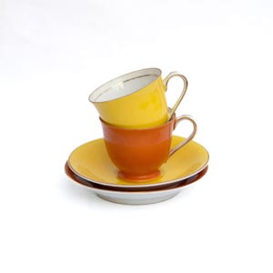 Juego de 2 tazas de té y platillos de porcelana Cherry China Occupied Japan en amarillo y naranja quemado, coloridas tazas de té en miniatura coleccionables.