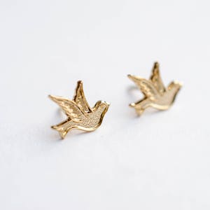 Goldene Vögel Ohrringe, Geschenk-Idee für Sie, Vintage Messing Ohrstecker, Party Favor, Brautjungfern Geschenk, zierliche Ohrstecker