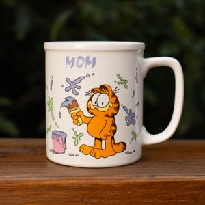 1978 GARFIELD Mug MOM, Garfield Mothers Day Gift, Bright and Colorful Vintage Kitchen Decor