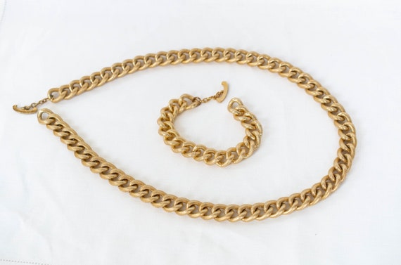 Chunky costume necklace sale