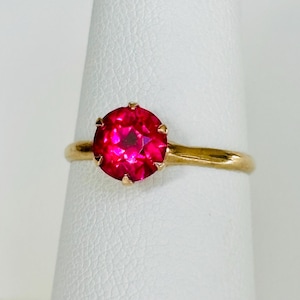 Edwardian 10k Yellow Gold Ruby Solitaire Ring , Round Flame Fusion Early Synthetic Ruby