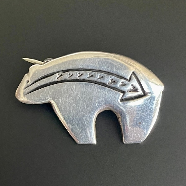 Vintage Native American Sterling Silver Zuni Heartline Bear Pin Brooch Circa 1950s