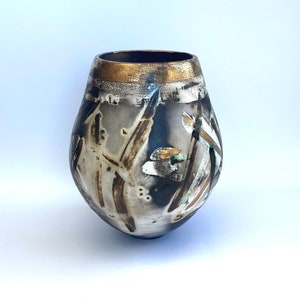 Pit-fired pot with gold. Thoughtful gift for a special friend. image 3