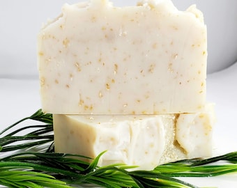 Jabón artesanal de avena y manteca de karité, aceite esencial de lavanda, para pieles sensibles