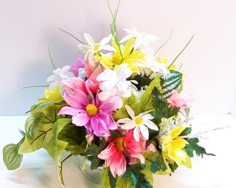 Spring or Summer Daisy Centerpiece, with a tin basin as the base.Great Gift