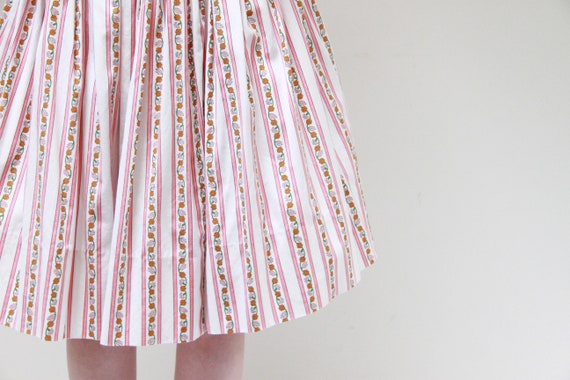 Vintage 1950s ROSE Full Skirt / 1950s Floral Bord… - image 5