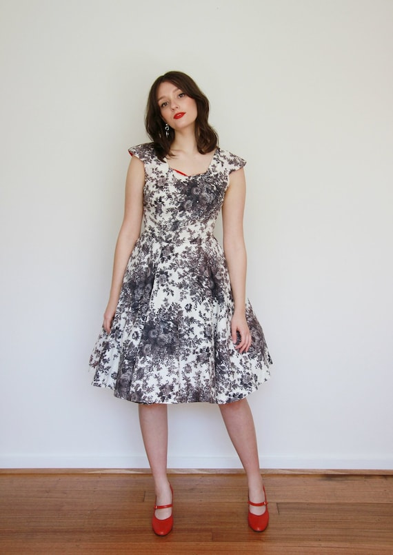 Vintage 1950s Rose Cotton Dress / 50s Floral Dress