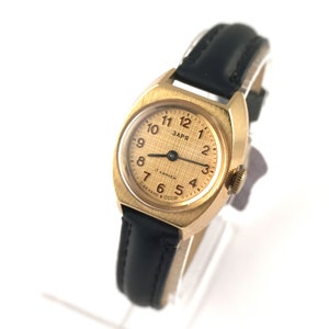 Vintage lady watch ZARIA / ZARJA 17j mechanical movement, gold plated USSR women watch  this watch comes with brand new leather band.