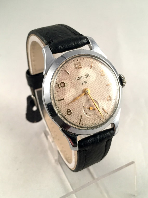 An Old Vintage men watch called "VICTORY"( Pobeda… - image 2