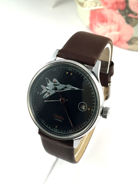 珍しい文字盤のヴィンテージ メンズ腕時計、「SLAVA」/英語名「GLORY