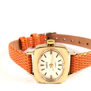 Vintage women petite wristwatch &quot;SEAGULL&quot; (&quot;Chaika&quot;).Gorgeous rare dial women&#39;s watch, comes with new leather band!