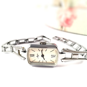 Vintage Lady watch called RAY ( Luch ), made in USSR. Bracelet watch, silver tone women watch,great gift idea ..