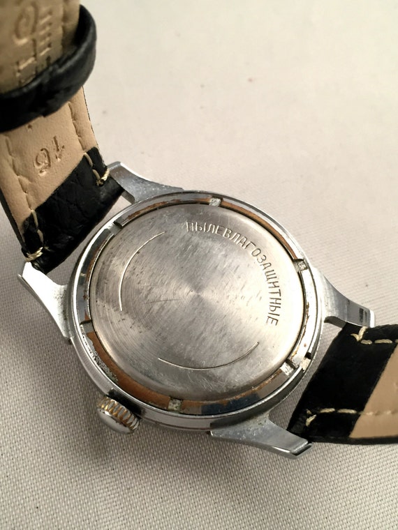 An Old Vintage men watch called "VICTORY"( Pobeda… - image 5