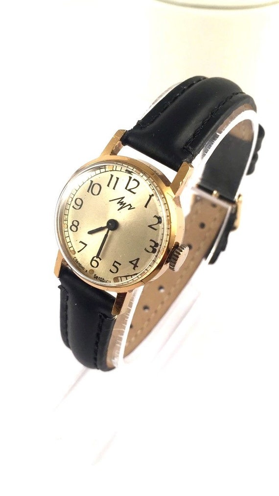 Gorgeous VINTAGE Women watch "RAY" (Luch) made in 