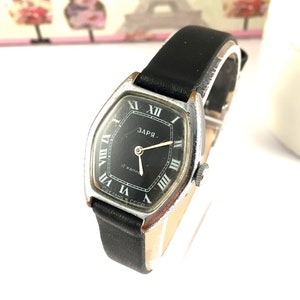 VINTAGE orologio da donna , orologio di movimento Black dial.17jewels con nuovissimo cinturino in pelle. Orologio nero donne. Signora orologio vintage