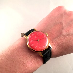 VINTAGE Unisex / Women&#39;s watch  called &quot; ZARIA/ ZARJA &quot; , 17 jewels movement watch with brand new leather band.