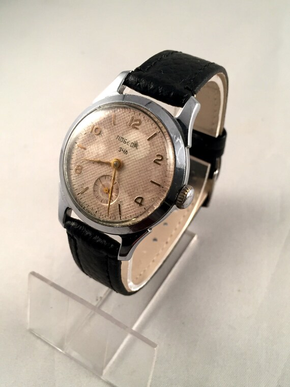 An Old Vintage men watch called "VICTORY"( Pobeda… - image 4
