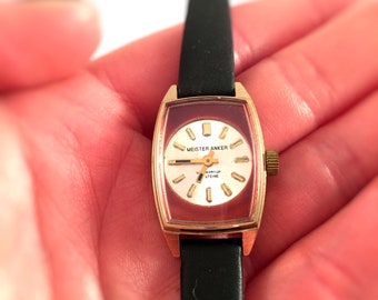 ULTRA RARE Vintage Duitse vrouwen polshorloge genaamd "Meister ANKER ", wordt geleverd met gloednieuwe lederen band!
