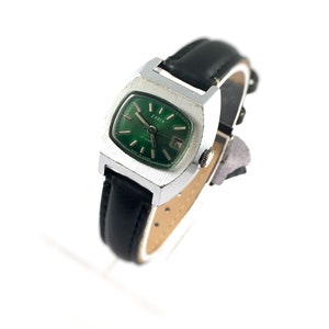 Vintage lady watch Zarja / Zaria with lovely green dial and date, new leather strap. Women watch. Green watch. Square watch. Lady watch.