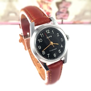 VINTAGE orologio da donna , orologio di movimento Black dial.17jewels con nuovissimo cinturino in pelle. Orologio nero donne. Signora orologio vintage