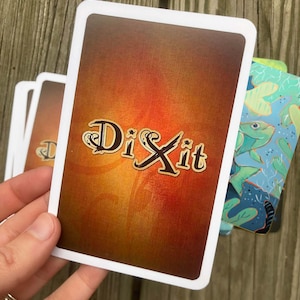 Dixit Karten mit Original Pocket Vinyl Gemälden; Jahr 2024