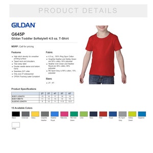 Puede incluir: Una camiseta roja Gildan G645P para ni&ntilde;os peque&ntilde;os. La imagen incluye detalles del producto, caracter&iacute;sticas, composici&oacute;n de la tela, tallas y colores disponibles. La camiseta est&aacute; hecha de 4.5 oz. 100% algod&oacute;n Ring Spun. Tallas de 2T a 6T.
