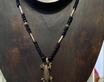 Collana africana a forma di coccodrillo con perline Tuareg, pendente in bronzo Ashanti/Asante dell'Africa occidentale, gioielli etnici