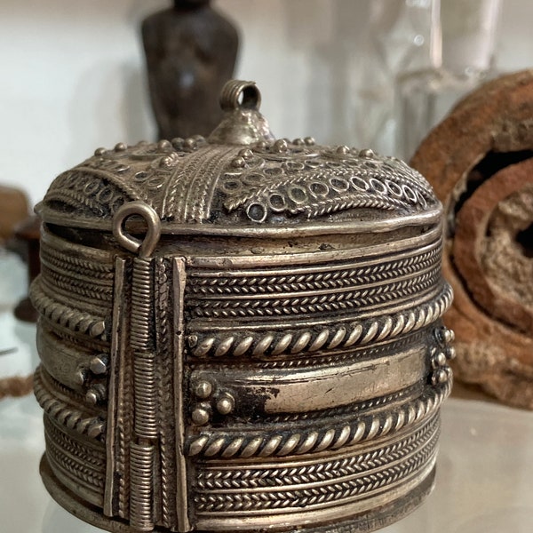 A Berber bangle box From North Africa, tribal jewellery, ethno schmuck, bijoux ethniques , ethnic jewellery bangle bracelet cuff