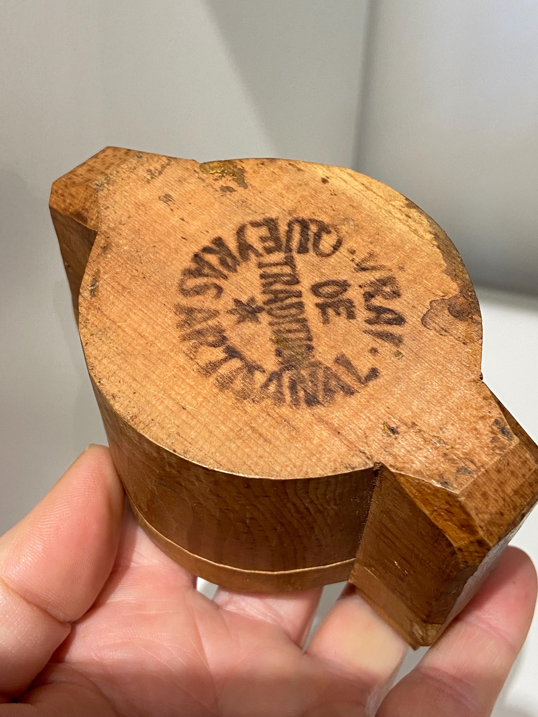 フランス製の珍しいパズルボックス風の蓋が付いた木製の箱