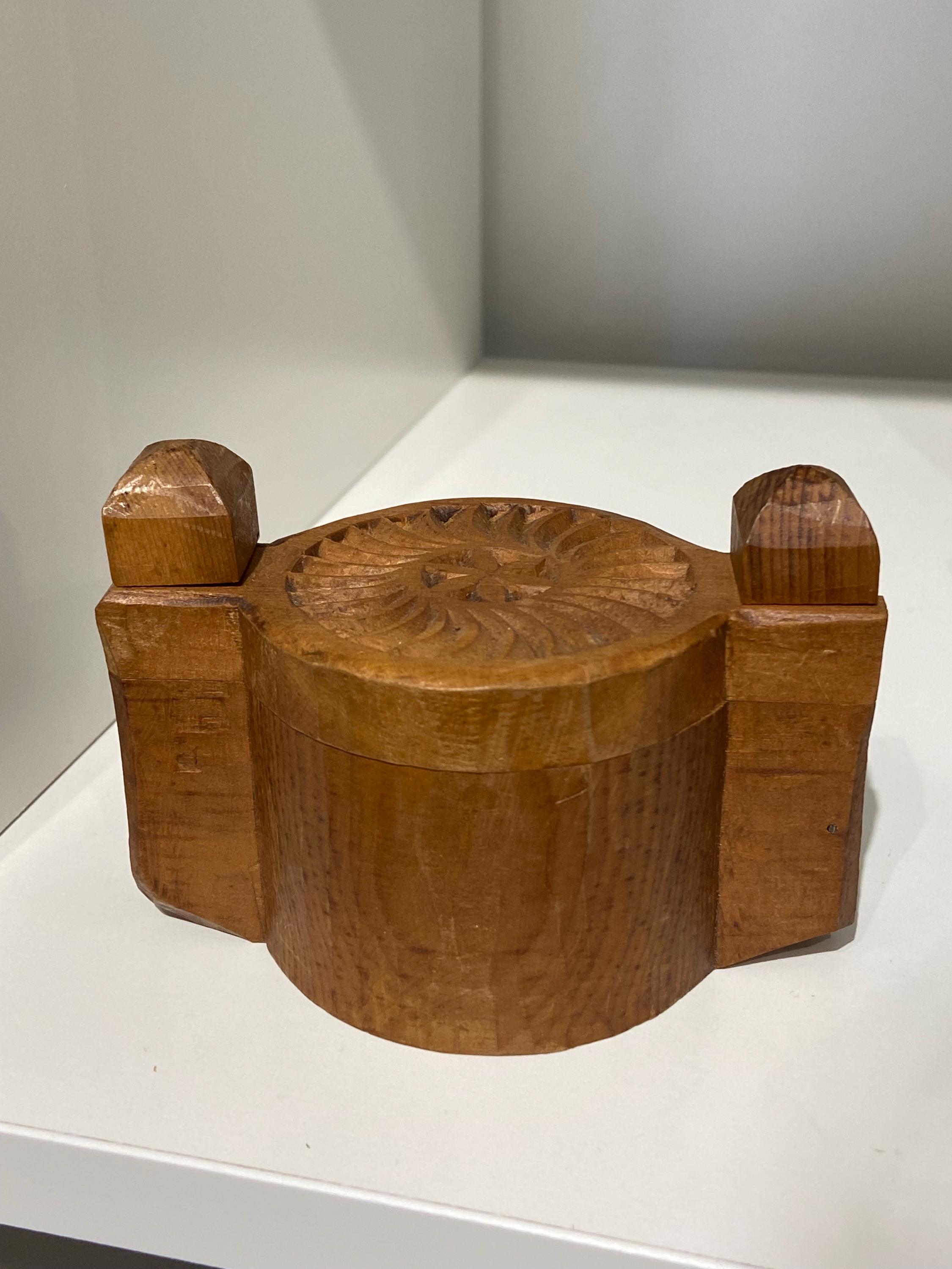 フランス製の珍しいパズルボックス風の蓋が付いた木製の箱