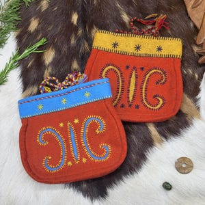 Bolsa de Lana de los Caminos Olvidados: Inspirada en la interpretación de Gokstad y las tradiciones sami / Accesorio folclórico cosido a mano / Bolsa de chamán