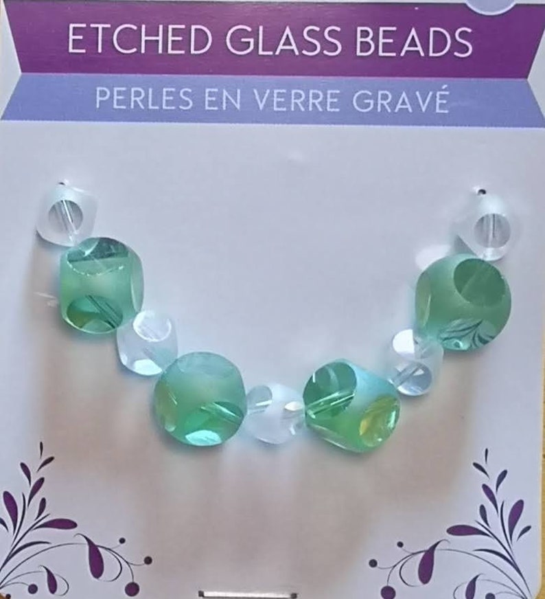 9 pieces Etched glass beads Verdi Green beads