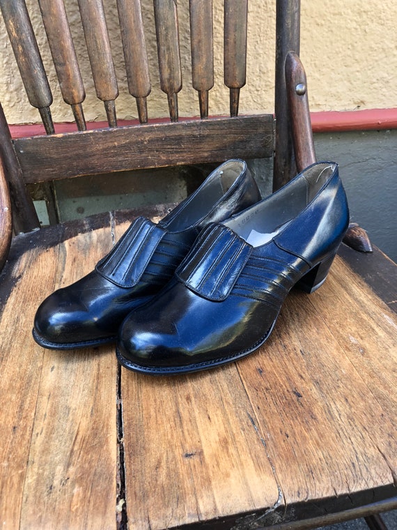 Vintage Dead-Stock 1940s Black Pumps