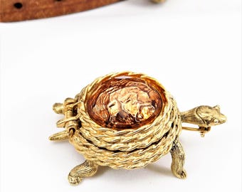 Sarah Coventry Turtle Brooch, Solid Perfume, Hinged Lid, Gold Tone