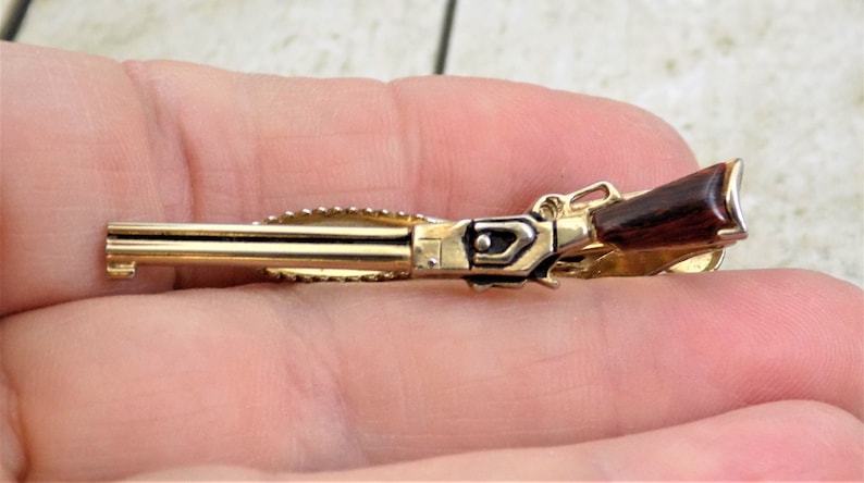 Old Rifle Style Antiqued Details Swank Rifle Tie Clip Faux Wood Stock Golden Metals Vintage Tie Accessories