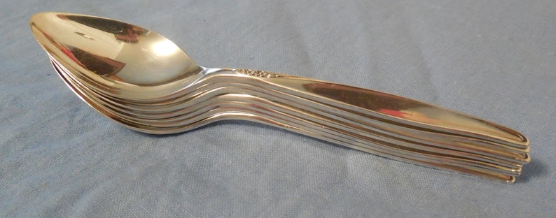 Oneida Community WINSOME I Silverplate 1959 Silverware CHOICE Flatware Oneida Community WINSOME I Silverplate 1959 Silverware CHOICE Flatware