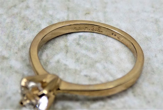 Avon Brilliantelle Anillo solitario Tama o 9 Chapado en oro