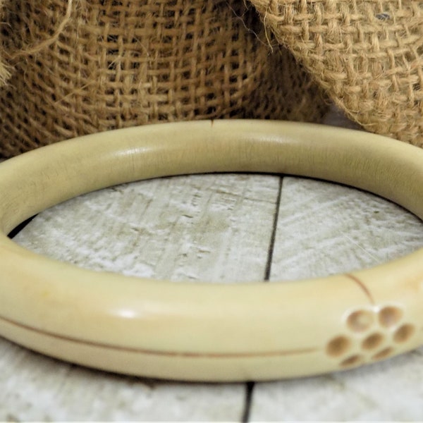 Carved Lucite Bangle, Off White, Brown Overdyed Accents, Dots and Lines, Vintage Bracelets, Stacking Bangle