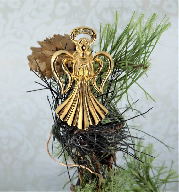 Avon Heavenly Angel Pin, Polished Gold Tone, Glas… - image 6