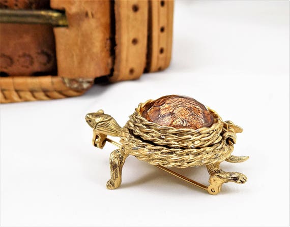 Sarah Coventry Turtle Brooch, Solid Perfume, Hing… - image 3
