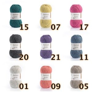 May include: Nine balls of yarn in various colors, including teal, yellow, pink, gray, purple, blue, beige, coral, and brown. Each ball has a label that reads "Ros&aacute;rios 4 Re-Use".